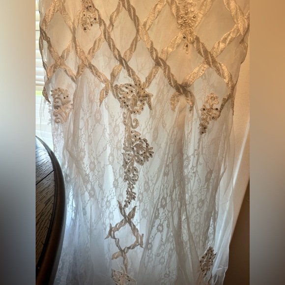 Wedding Dress Size XL - Picture 4 of 6